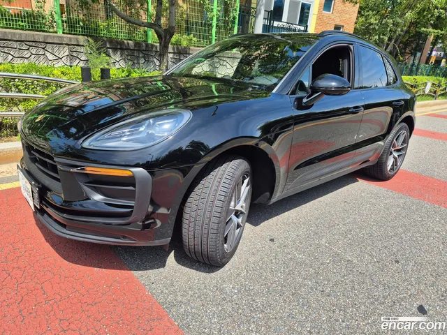 Porsche Macan 2.0 — миниатюра 1