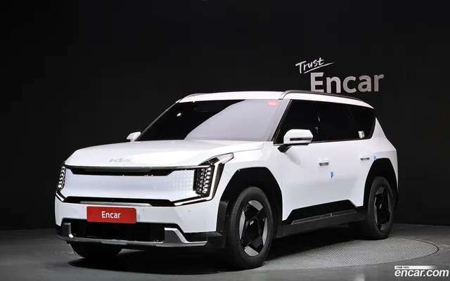 Kia EV9 2WD — миниатюра 1