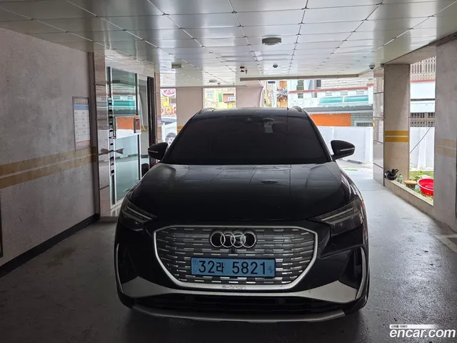 Audi Q4 e-tron (F4) 40 — миниатюра 1