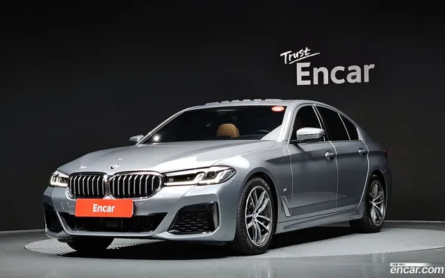 BMW 5 Series (G30) 520i M — миниатюра 1