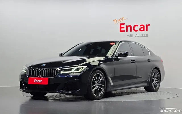 BMW 5 Series (G30) 520i M — миниатюра 1