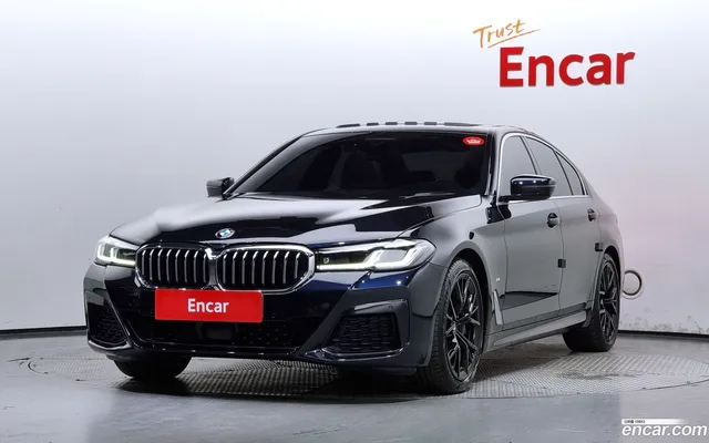 BMW 5 Series (G30) 530i M — миниатюра 1