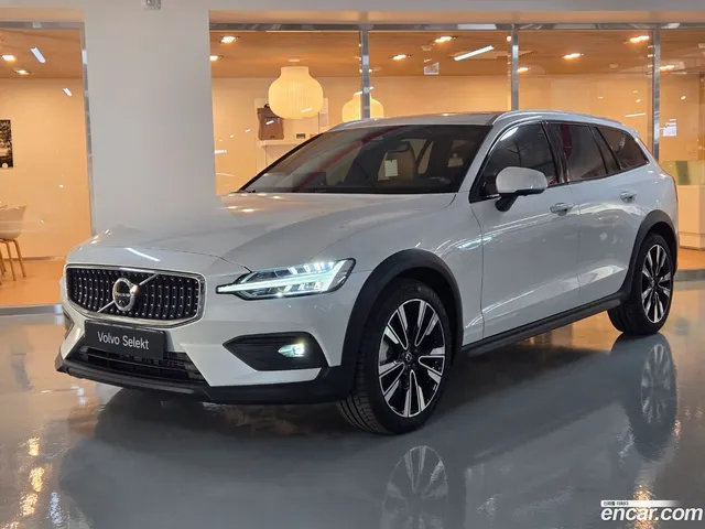 Volvo V60 2 B5 AWD — миниатюра 1
