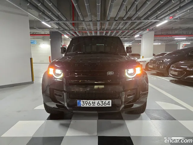Land Rover (L663) 110 D250 X- SE — миниатюра 1