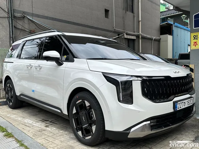 Kia Carnival HEV 9 — миниатюра 1