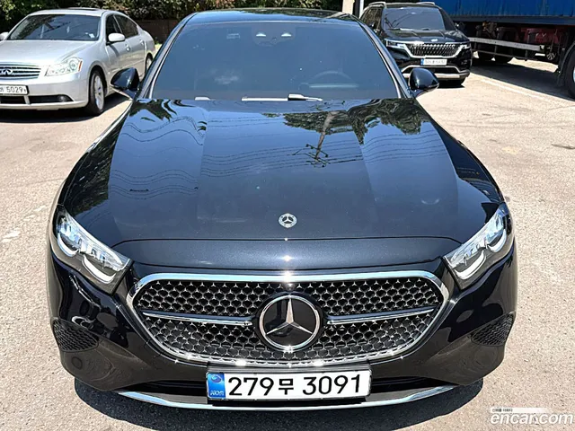 Mercedes-Benz E-Class (W214) E200 — миниатюра 1