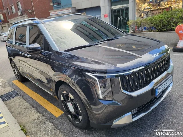 Kia Carnival HEV 9 — миниатюра 1