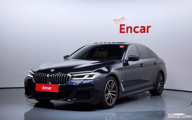 BMW 5 Series (G30) 520i M — миниатюра 1