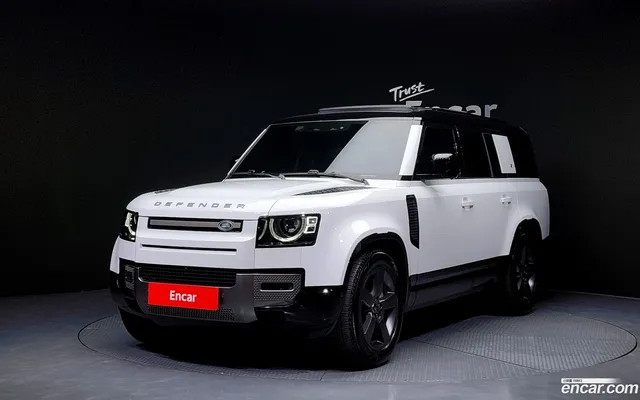 Land Rover (L663) 130 D300 X- HSE — миниатюра 1