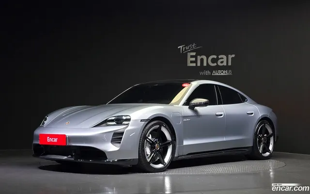 Porsche Taycan — миниатюра 1