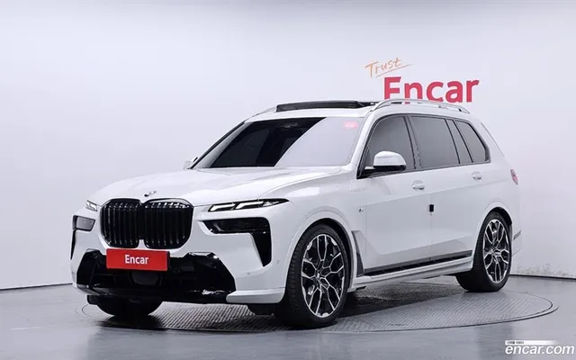 BMW X7 (G07) xDrive 40i M 6 — миниатюра 1