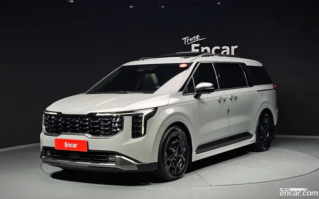 Kia Carnival 7 — миниатюра 1