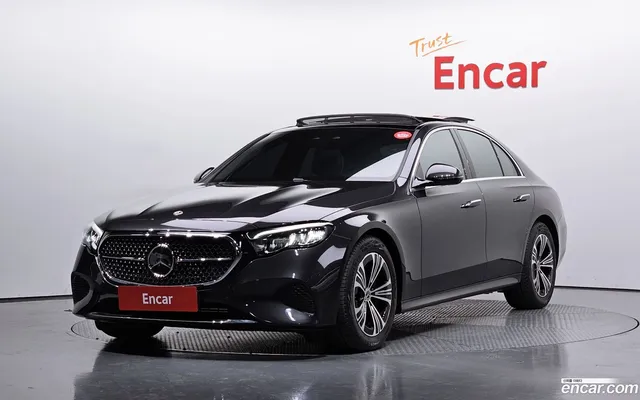 Mercedes-Benz E-Class (W214) E200 — миниатюра 1