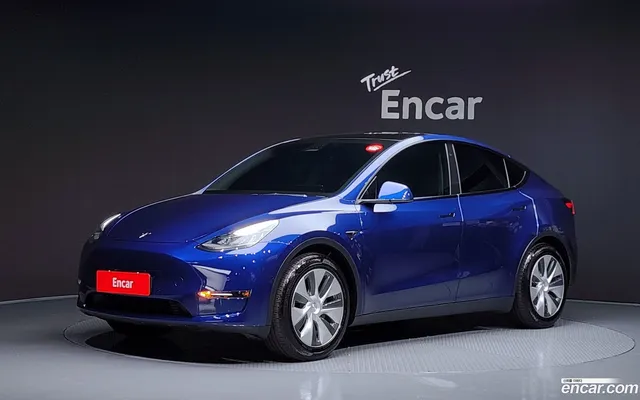 Tesla Model Y RWD — миниатюра 1