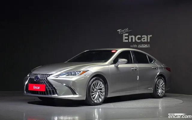 Lexus ES 300h — миниатюра 1