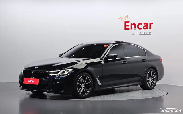 BMW 5 Series (G30) 520i M — миниатюра 1