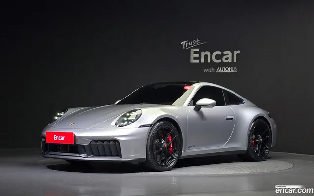 Porsche 911 (992) GTS — миниатюра 1