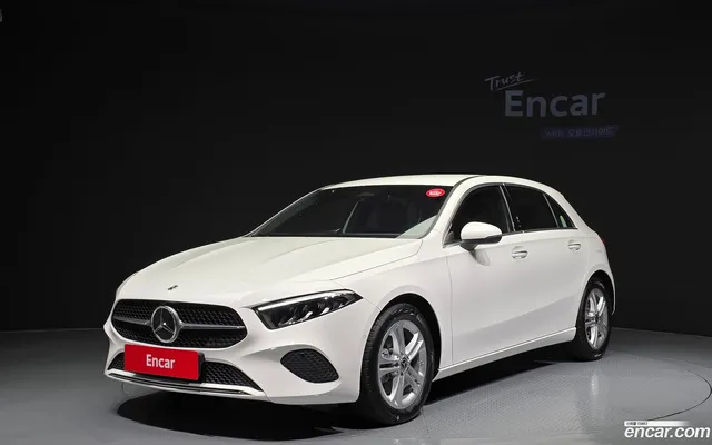 Mercedes-Benz A-Class (W177) A220 — миниатюра 1