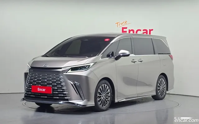 Lexus LM 2 500h — миниатюра 1