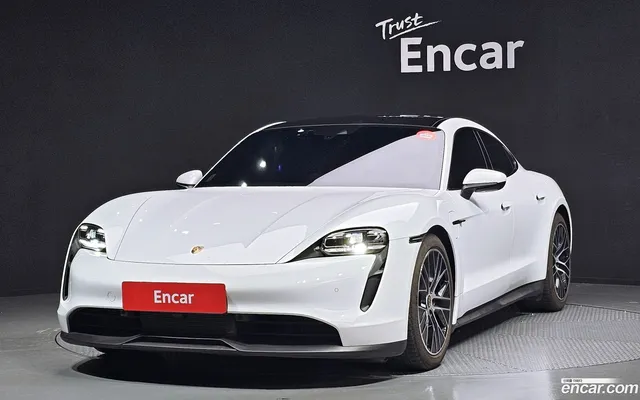 Porsche Taycan — миниатюра 1