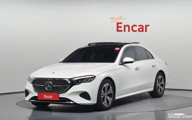 Mercedes-Benz E-Class (W214) E200 — миниатюра 1