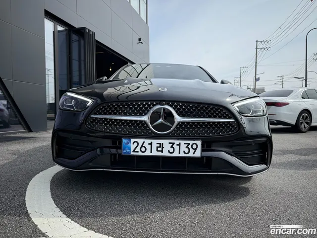 Mercedes-Benz C-Class (W206) C200 AMG Line — миниатюра 1