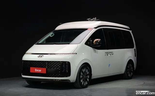 Hyundai Staria 2WD — миниатюра 1