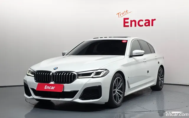 BMW 5 Series (G30) 520i M — миниатюра 1