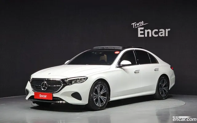 Mercedes-Benz E-Class (W214) E200 — миниатюра 1