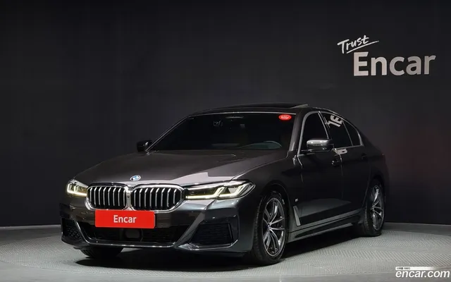 BMW 5 Series (G30) 520i M — миниатюра 1