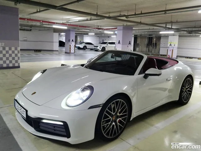 Porsche 911 (992) 4S — миниатюра 1