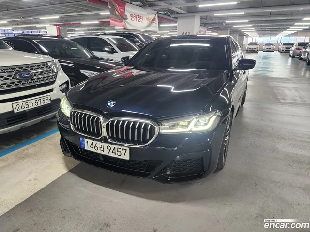 BMW 5 Series (G30) 520i M — миниатюра 1