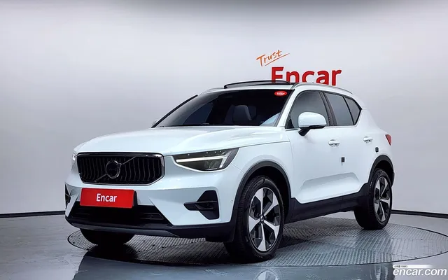 Volvo XC40 B4 — миниатюра 1