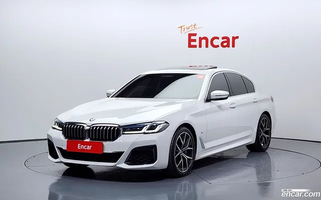 BMW 5 Series (G30) 530i M — миниатюра 1