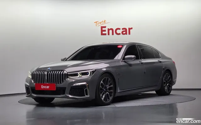 BMW 7 Series (G11) 745Le i M — миниатюра 1
