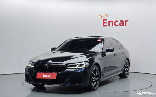 BMW 5 Series (G30) 530i M — миниатюра 1