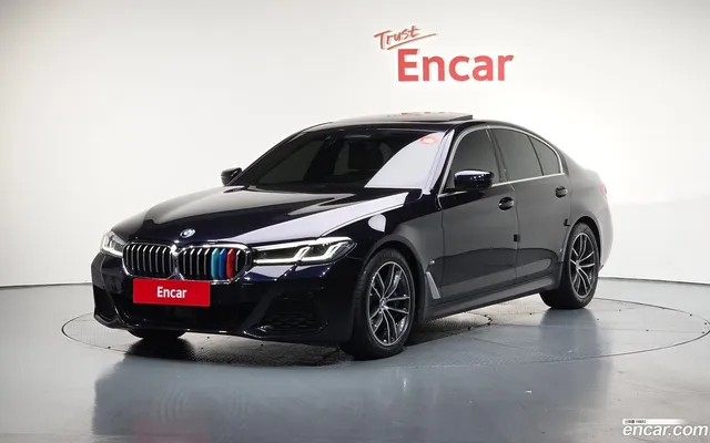 BMW 5 Series (G30) 520i M — миниатюра 1