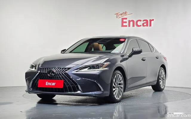 Lexus ES 300h — миниатюра 1