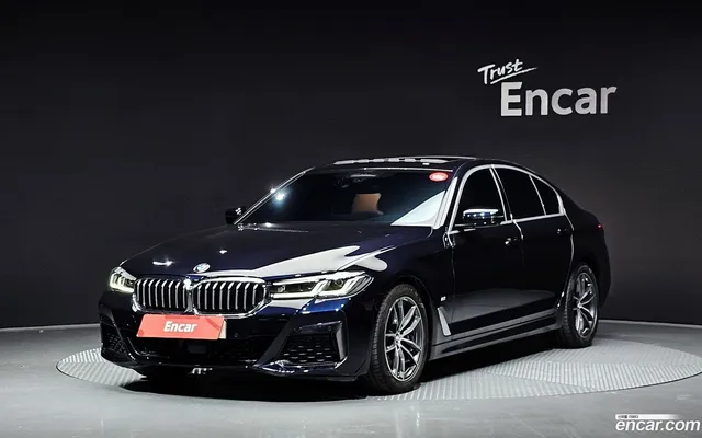 BMW 5 Series (G30) 520i M — миниатюра 1