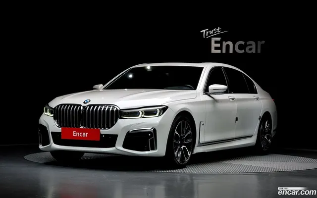 BMW 7 Series (G11) 740Li xDrive M — миниатюра 1