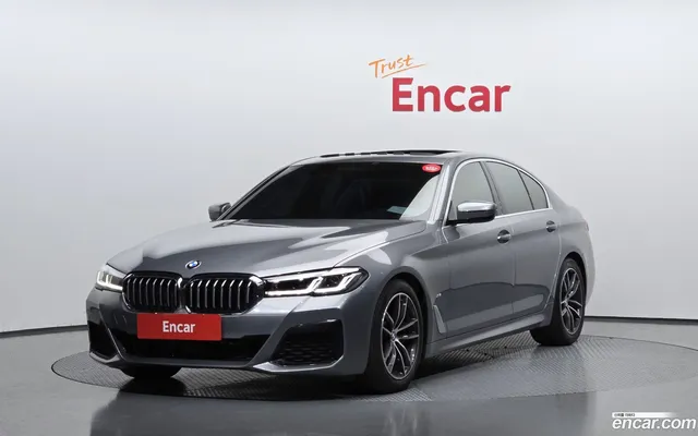 BMW 5 Series (G30) 520i M — миниатюра 1