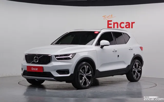 Volvo XC40 B4 — миниатюра 1