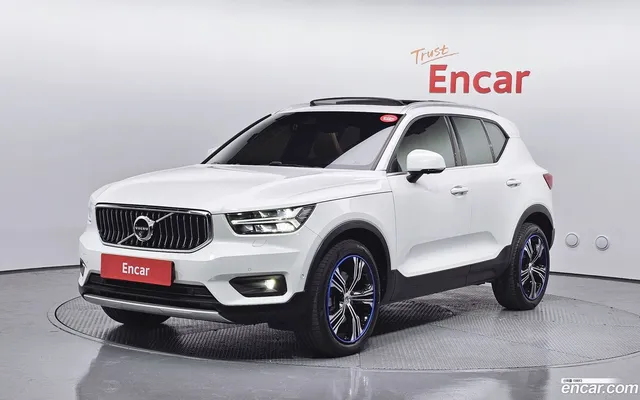 Volvo XC40 B4 — миниатюра 1