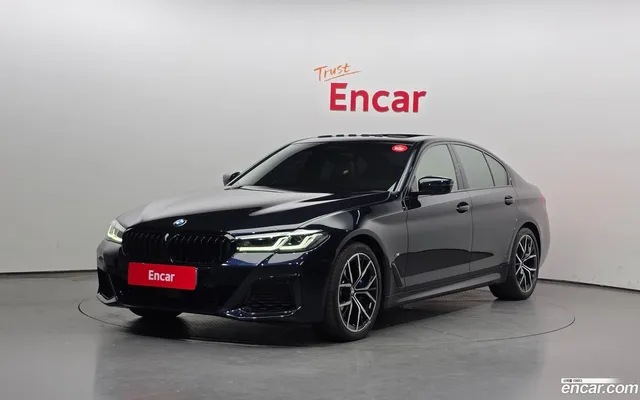 BMW 5 Series (G30) 530i M — миниатюра 1