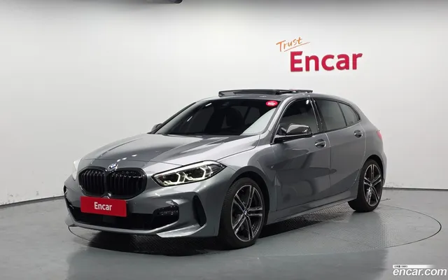 BMW 1 Series (F40) 120i M — миниатюра 1