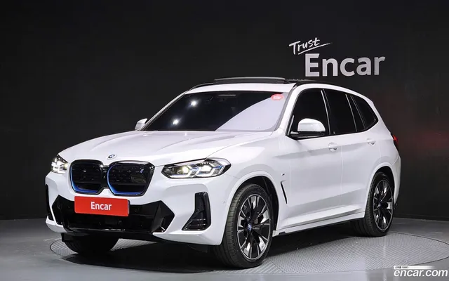 BMW iX3 M — миниатюра 1