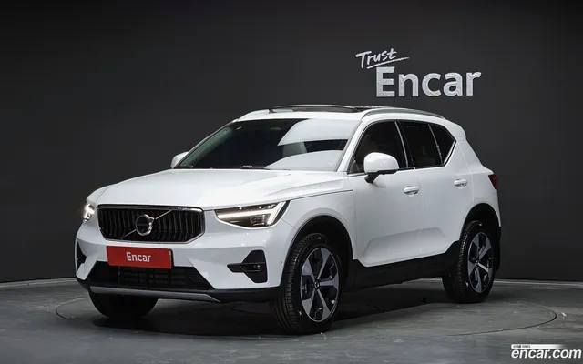Volvo XC40 B4 — миниатюра 1