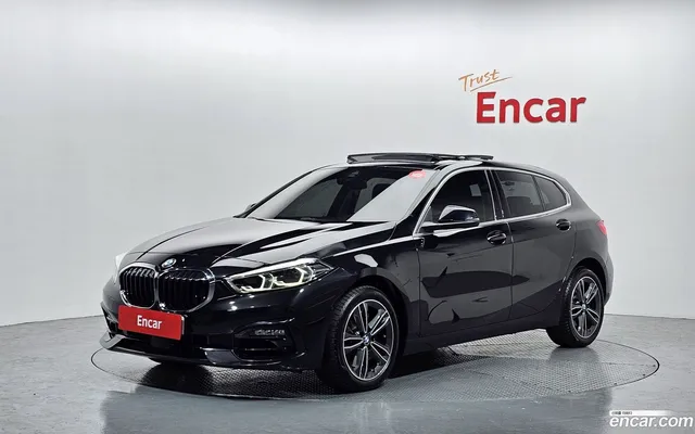 BMW 1 Series (F40) 120i — миниатюра 1