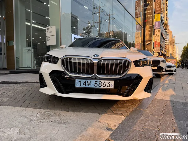 BMW i5 (G60) eDrive 40 M — миниатюра 1