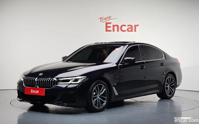 BMW 5 Series (G30) 520i M — миниатюра 1